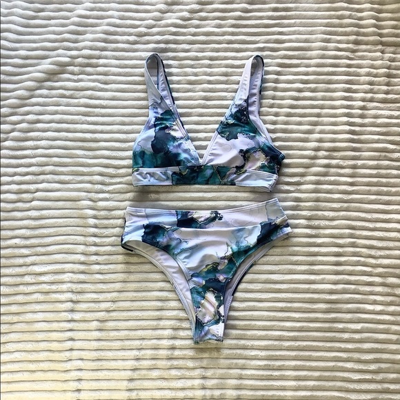 Women’s Shien marble bikini set size small - Picture 3 of 4